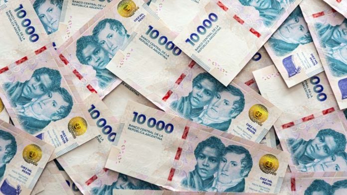 dinero-billetes-plazo-fijo-inversiones-2025-min