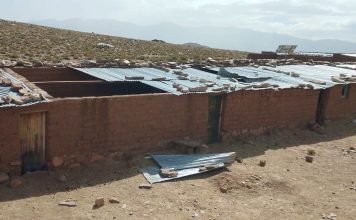 Los fuertes vientos provocaron daños y voladura de chapas en el Abra de Punta Corral