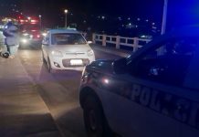 Una moto chocó contra un auto en el puente principal de Tilcara